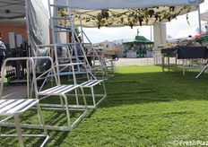 Scale e sgabelli agricoli in alluminio - Espositore Plastene Srl