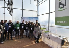 Isi Sementi, foto di gruppo