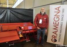 Massimo Gramegna dell'azienda Gramegna. Qui in fiera ha esposto un modello di vangatrice