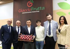 Giaccio Frutta: Giuseppe, Luigi, Giuseppe e Antonio Giaccio con Feliciano Ferraro e Shquiponje Preniqi.