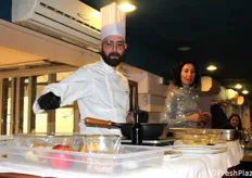 Lo show cooking dello chef siciliano Andrea Miceli, il quale ha preparato un "Tataki di tonno con mele".