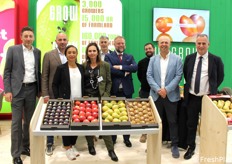 Gruppo Alegra. "Fruit Attraction è diventata l'evento più importante, fattibile anche in giornata. La logistica e le infrastrutture della capitale spagnola giocano un ruolo chiave, così come il periodo in cui si svolge. Qui espongono tutti, compresa la GDO, quindi si incontrano tutti i player interessanti", ha commentato Mauro Laghi, direttore generale Alegra (primo a sinistra).