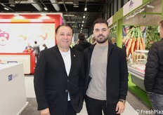 Giovanni Raniolo (presidente del Consorzio di Tutela dell'Uva di Mazzarrone Igp) e Biagio Consoli (Uvella/Co.Ra) in visita.