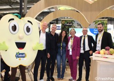 Team Melinda. A Fruit Attraction sono state presentate dal Consorzio le nuove scelte di packaging per la Golden Delicious.