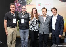 Stand condiviso per Khula Fresh, Good Produce e Agrimessina. Sulla destra, Carlo Berardi e Francesco Messina di Agrimessina.