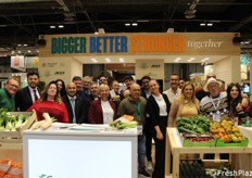 Mai claim fu più azzeccato per la collettiva MOF: Bigger Better Stronger Together! 