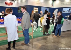 I ricercatori del Laimburg hanno illustrato ai visitatori alcuni interessanti progetti di ricerca e i loro risultati.