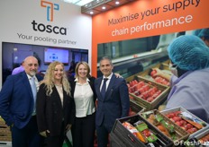 Allo stand Tosca, una parte del team