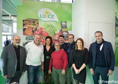 Foto di gruppo allo stand OP Luce
