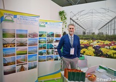 Fabio Manfreda di Coser, sempre ottimista e ben disposto ad accogliere gli interessati alle coperture proposte dall'azienda