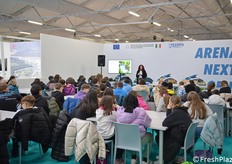 Una platea di alunni