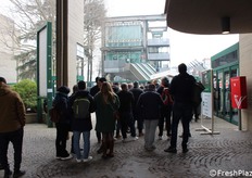 Nuova location nel Padiglione 18 (e quindi nuovo ingresso) per il rinnovato format del primo evento del Sud Europa dedicato a tutte le declinazioni della sana alimentazione a filiera controllata e sostenibile. Buono l'afflusso di visitatori, complici l'inaugurazione alla domenica mattina (23 febbraio 2025) e la concomitante Slow Wine Fair.