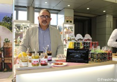 Santo Cauteruccio di Paradiso dei Golosi, azienda calabrese nata nel 1996 con l'intento di promuovere i prodotti del proprio territorio, Buonvicino.