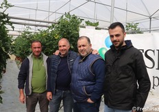 Tecnici, vivaisti e produttori in una foto