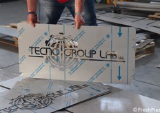 Una targa realizzata con taglio laser