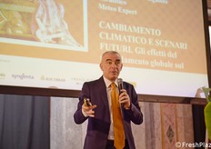 Andrea Giuliacci ha dichiarato: "Che il clima sia cambiato è anche una certezza scientifica, lo dicono i termometri anno dopo anno: dal 1880 in avanti le temperature sono cresciute senza dubbio, ma in modo né costante né uniforme. L'anno più caldo di sempre al mondo è stato il 2024 e gli ultimi 10 anni sono stati i più caldi da quando si rilevano le temperature". 