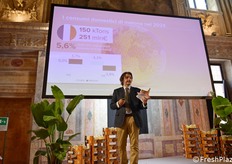 Salvo Garipoli di SGMarketing, società che ha organizzato alla perfezione l'evento, su input del Consorzio, insieme a Fruitecom