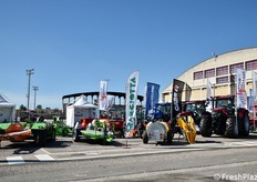 L'ampio spazio espositivo ha ospitato anche una rassegna di mezzi agricoli.