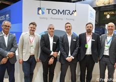 Stand Tomra e Icoel: da sinistra, Roberto Ricci, Strubbe Karel, Bruno Stravato (Icoel), David Del Castillo, Ruben Bermejo (Icoel), Christian Tavgaard