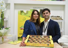 Daniela Lepidio, con il figlio Federico, dell'azienda Agrilepidio, specializzata in kiwi.