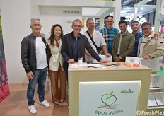 Folta rappresentanza per la Opoa Marsia, cooperativa che produce interamente nella piana del Fucino e che include tra i suoi prodotti di punta finocchi, patate e carote, con disponibilità di prodotto per 12 mesi l'anno.