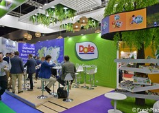 Lo stand della multinazionale Dole