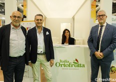 Italia Ortofrutta: Gennaro Velardo (past president), Andrea Badursi (attuale presidente) e Vincenzo Falcone (direttore)