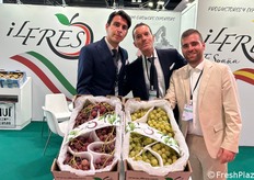 Protagoniste le uve nello stand di ILFRES. Presenti Francesco Addante, Raffaele Lasciarrea e Recanati Leonardo
