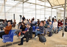 La platea degli ospiti.