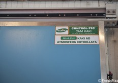 Una delle celle ad atmosfera controllata per la maturazione dei kaki a polpa soda