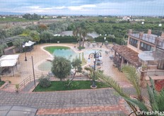 I partecipanti invitati all'evento hanno soggiornato presso l'agriturismo Relais Il Mulino, immersi nel verde, tra agrumeti e uliveti. La residenza sorge su un mulino del ’700, collocato all'interno di una tenuta di 100 ettari, con annessa azienda agricola.