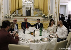 Diversi gli operatori ortofrutticoli e le istituzioni presenti in sala.