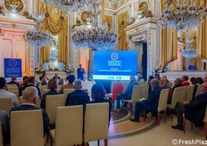 Nel tardo pomeriggio si è tenuto il convegno "La Clementina di Calabria, realtà e prospettive" (clicca qui per approfondimenti).