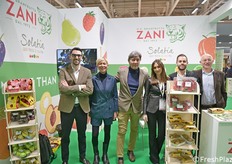 La squadra di Granfrutta Zani presente in fiera
