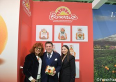 Stand Arancia Rosaria: da destra, Alice e Aurelio Pannitteri; Claudia Ferreyra
