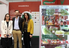 Elisa Vecchi (responsabile commerciale conserve), Fabio Palo (direttore commerciale) e Giusy Gallo (responsabile vendite fresco) di Finagricola