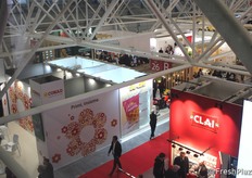 Vista dall'alto degli stand in Hall 26. Appuntamento a Bologna per MARCA by BolognaFiere & ADM 2027 il 13 e 14 gennaio!