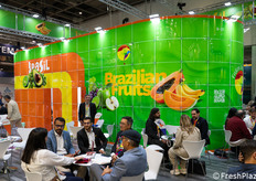 Lo stand di Brazilian Fruit.