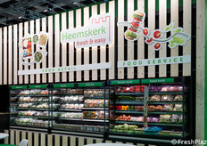 Nello stand di Heemskerk fresh&easy che fornisce una gamma completa di verdure fresche tagliate, frutta, insalate e confezioni fresche.