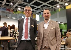 Il direttore generale del consorzio VIP, Martin Pinzger, insieme ad Hannes Tauber, responsabile marketing di VOG.