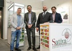 Sativa Seeds, sementi professionali. In foto: i referenti in fiera, tra cui Enrico Morgagni (secondo da sinistra), Gioele Fabbri e Fabrizio Corzani.