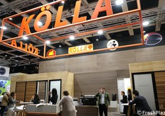 Con oltre 100 anni di esperienza, KÖLLA è un partner globale specializzato in frutta e verdura di alta qualità, garantendo freschezza e una logistica efficiente. Un'azienda di tradizione familiare che unisce una rete internazionale al contatto diretto con i produttori per offrire soluzioni sostenibili e trasparenti.