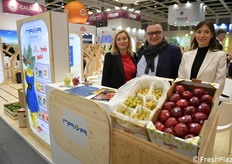 Al centro: Alessandro Valenziano di Nava