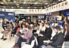 Rappresentanti della stampa ospitati presso l'ampio stand Unitec.