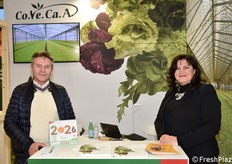 Co.Ve.Ca.A. è una delle aziende che producono per OrtoRomi. In foto, Marcello Antica (responsabile produzione IV gamma) e Giorgia Ciomirtan (export manager).