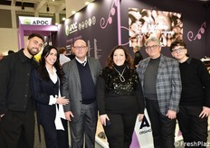 Per APOC Salerno, da sinistra: Oronzo e Antonella Diomede (Marinella soc. agr.), Nicola De Santis (direttore), Teresa Diomede, Vito Franchini e Mariano Franchini.