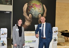 GreenTop sviluppa software gestionale per il settore orticolo e agroalimentare. Ottimizza la gestione della filiera, garantendo tracciabilità, conformità normativa e monitoraggio dei processi produttivi e logistici. Da sinistra: Daniela e Francesco Cucchiaro.
