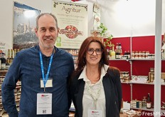 Luca Battaglioli e Michela Ballotti della Cooperativa Agritur, specializzata in trasformazione di frutta e piccoli frutti.