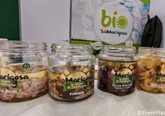 Sa Marigosa Bio, società sarda totalmente dedicata alle produzioni biologiche. Diverse le conserve proposte in fiera, tra cui gli spicchi di carciofo con Carciofo Spinoso di Sardegna DOP.