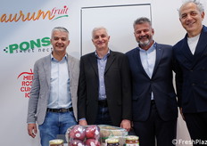 Foto di gruppo tra imprenditori rappresentanti della OP Joinfruit: Enzo Garnero, Fabrizio Barale (Sanifrutta), Michele Ponso (Ponso Frutta) ed Eraldo Barale (Sanifrutta).